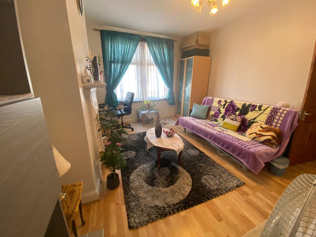 2 Bed Flat for Sale in West Hendon Broadway, NW9