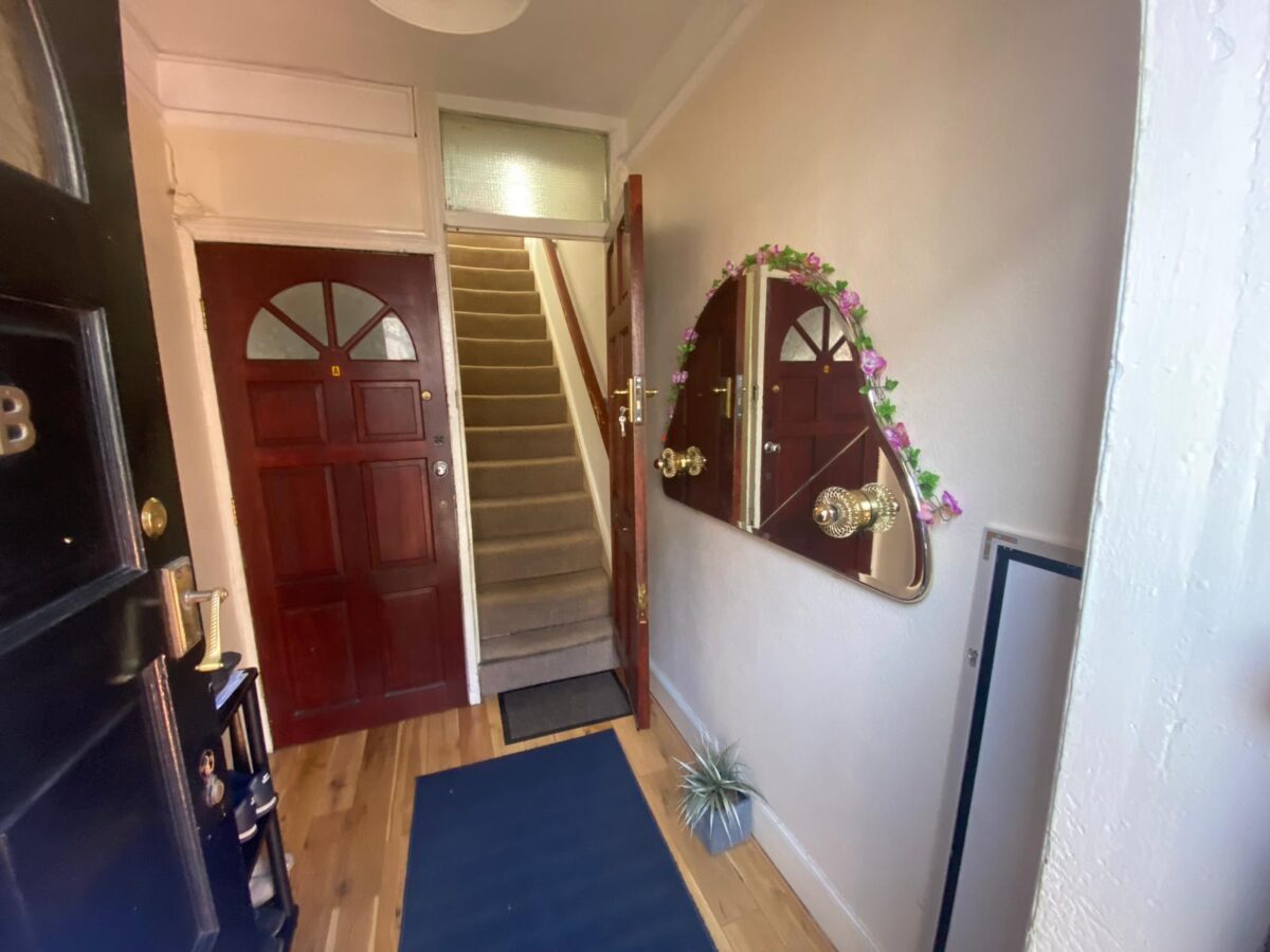 2 Bed Flat for Sale in West Hendon Broadway, NW9