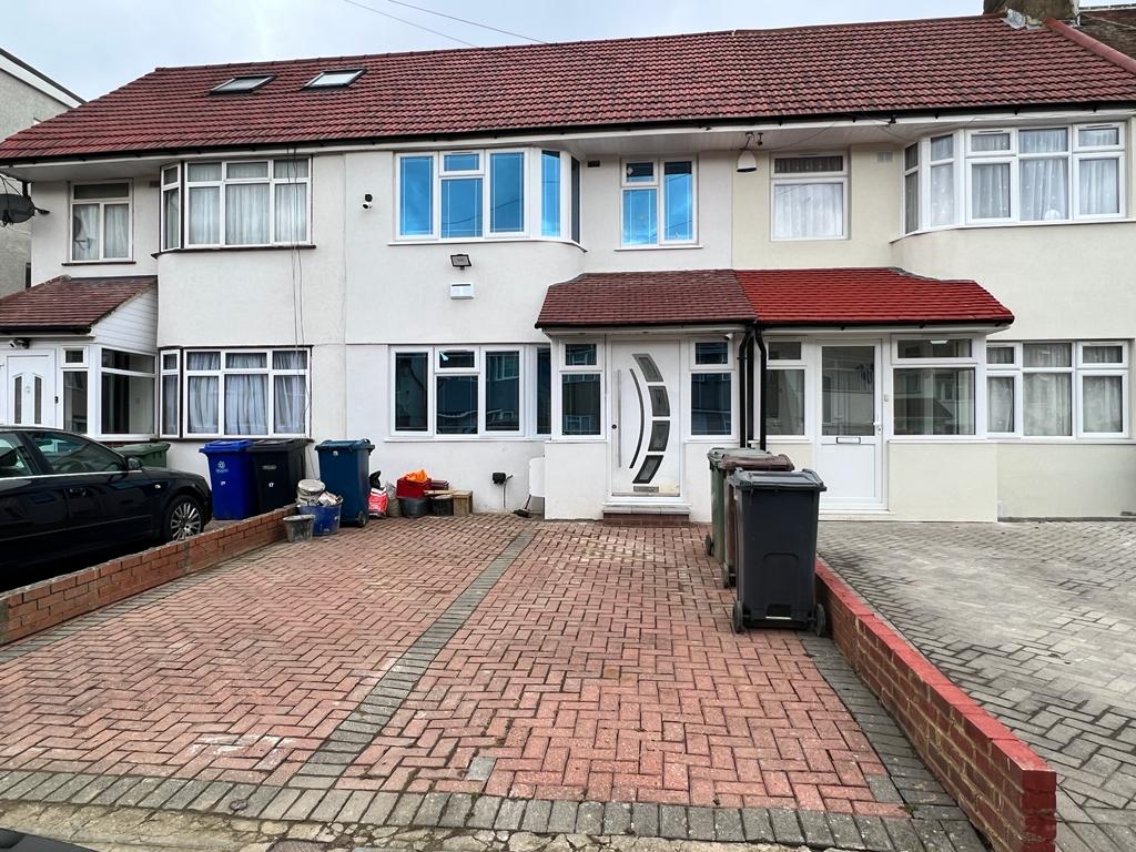 4 Bedroom House For Sale in Harrow