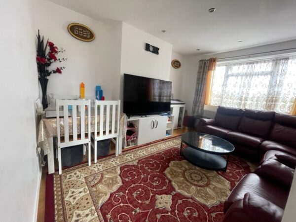 2 Bedroom Maisonette in Stanmore
