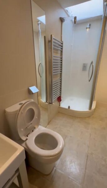 Hatch End, HA5