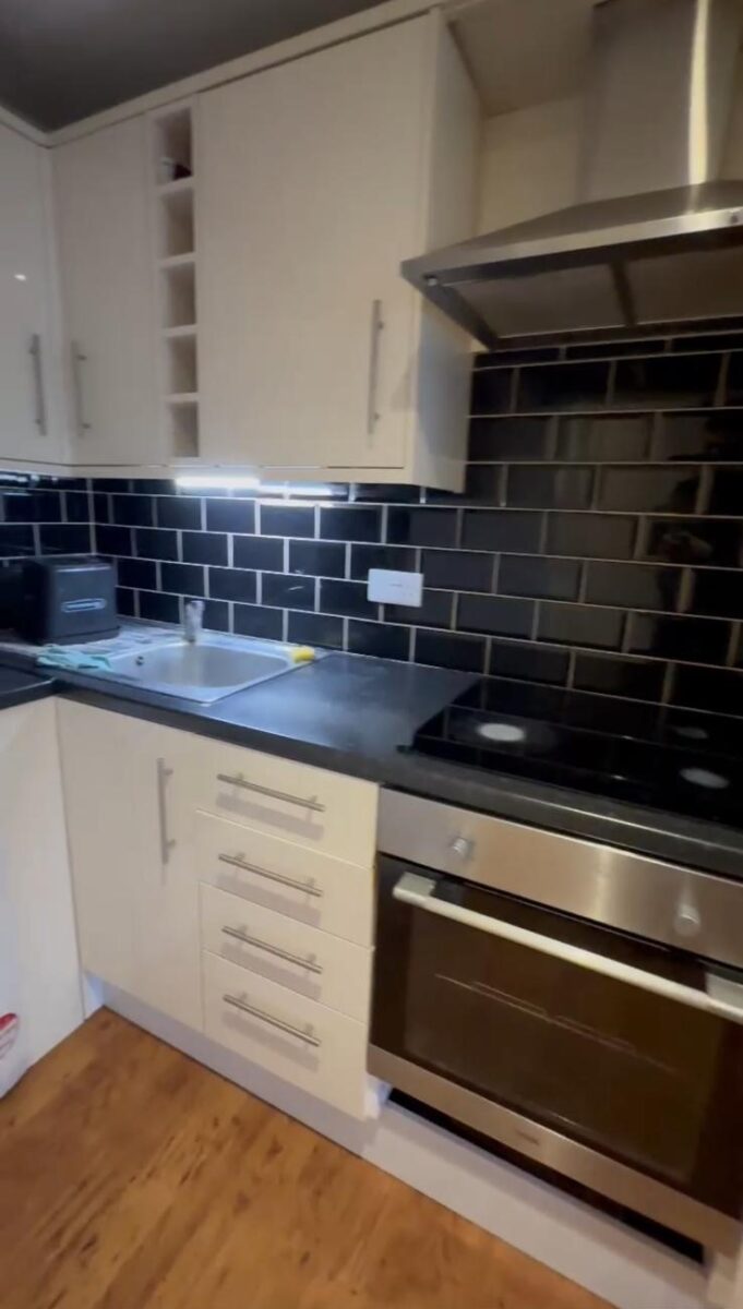 Hatch End, HA5