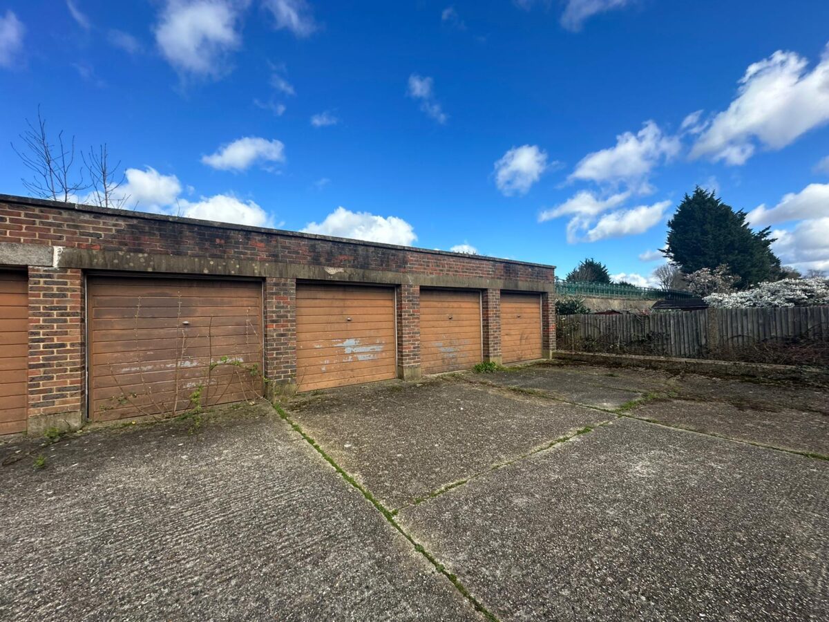 Garage for Sale, HA5