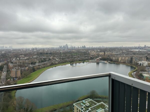 WOODBERRY DOWN, N4