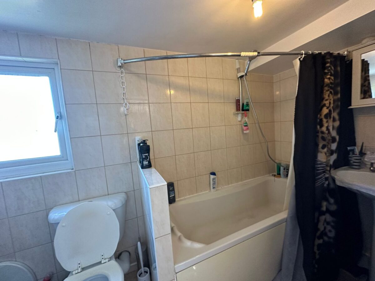 Single Room, Northwood Hills
