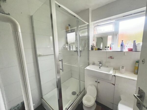 Pipers Green, NW9