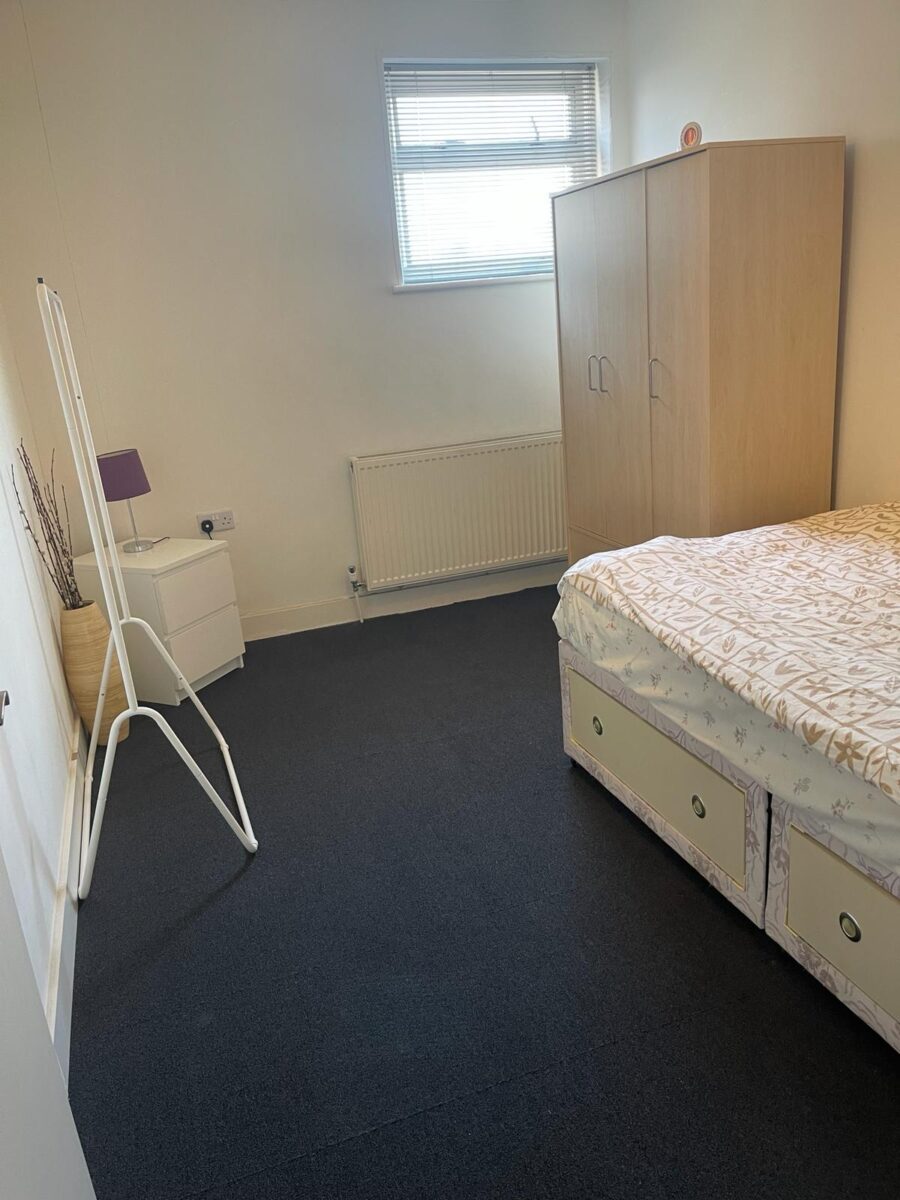 5 Bedroom Flat- Edgware