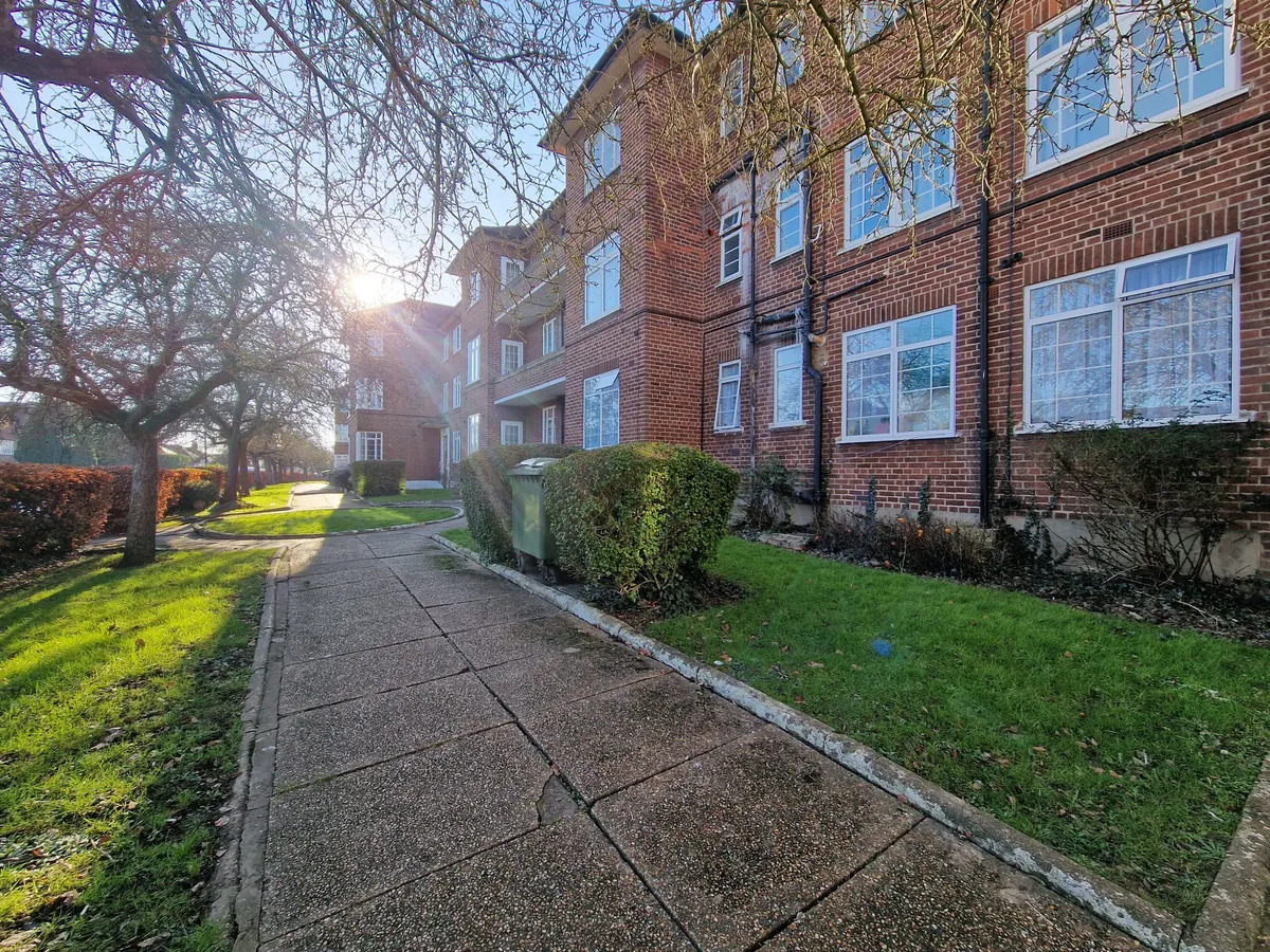 Kings Drive, Wembley