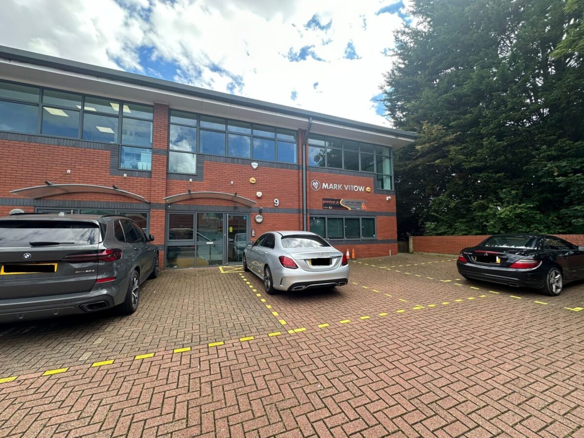 Frist Floor Office Building for Rent