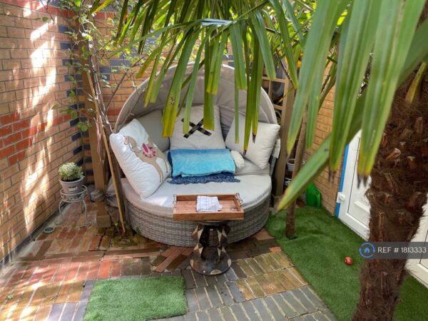 The Tiltwood, London, W3 6HG