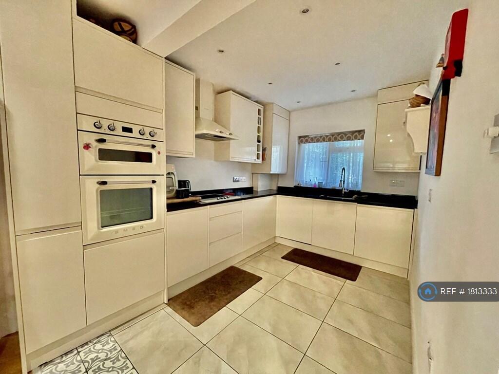The Tiltwood, London, W3 6HG