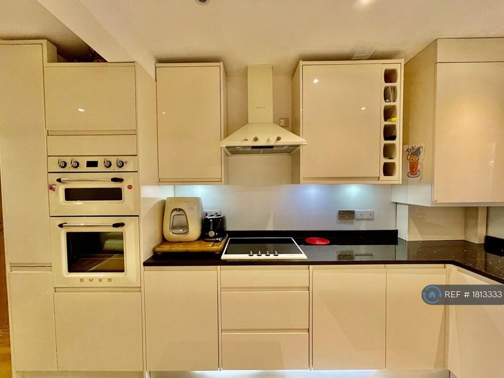 The Tiltwood, London, W3 6HG