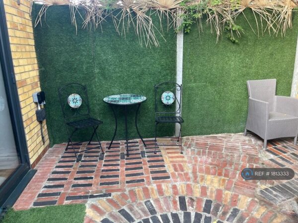 The Tiltwood, London, W3 6HG