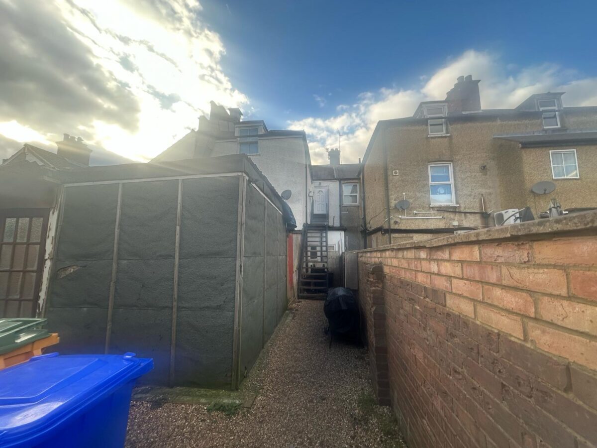 High Street, Northwood, HA6