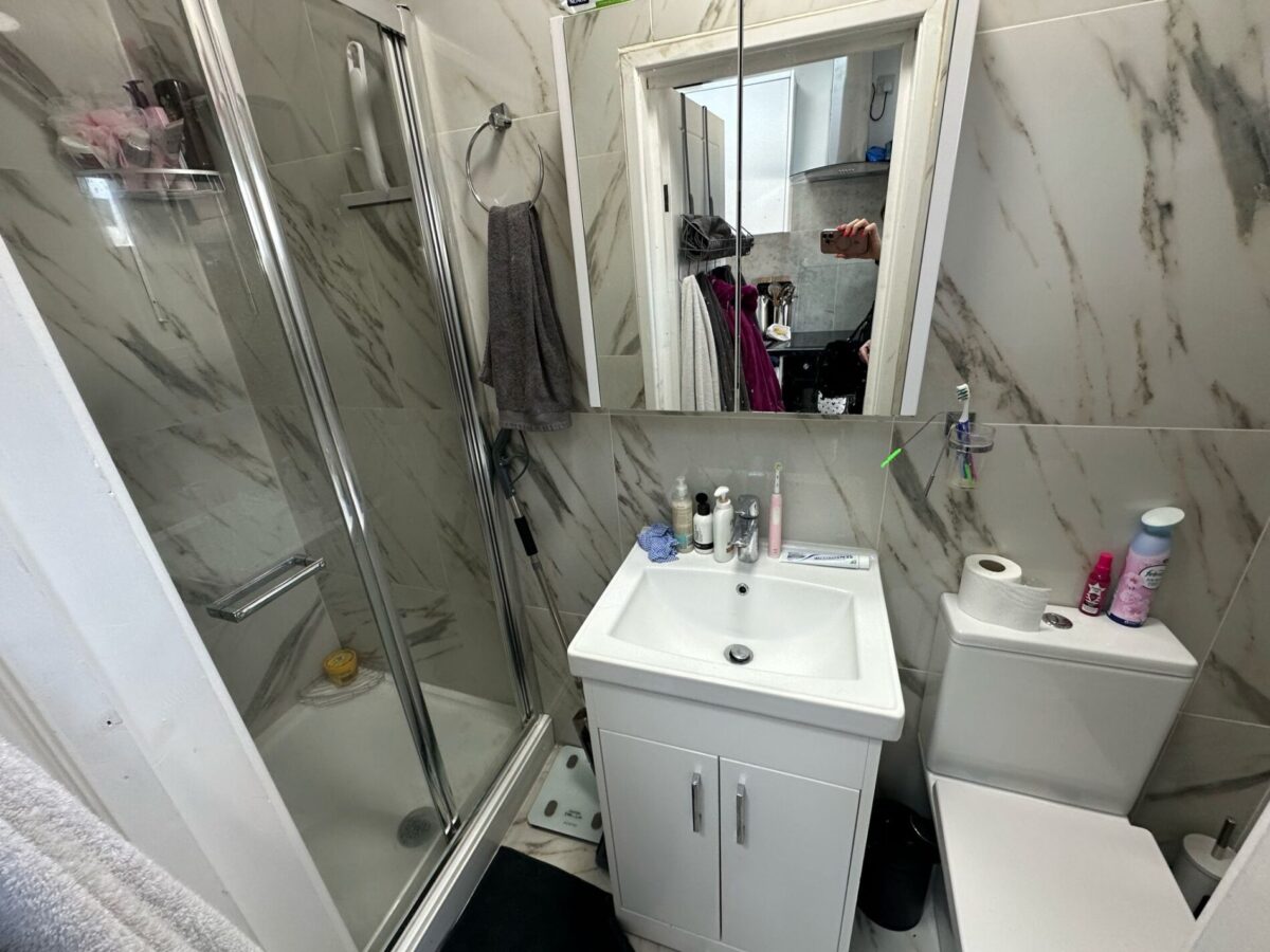 Studio Gainsborough Gardens, Edgware