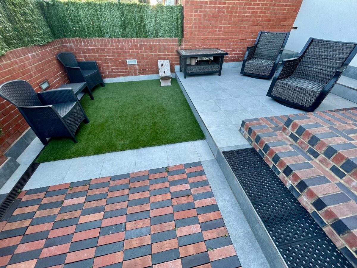 En-suite Room in a luxury house at Whitton Avenue West, UB6 0EF