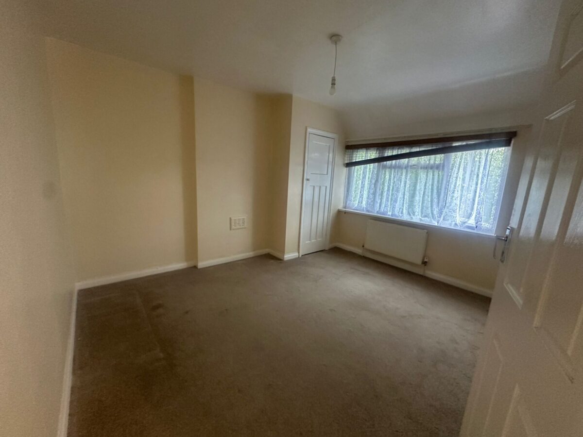 Ennismore Avenue, Greenford