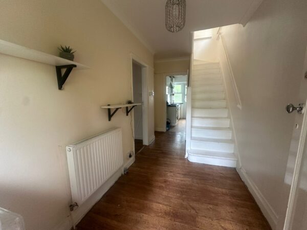 Ennismore Avenue, Greenford