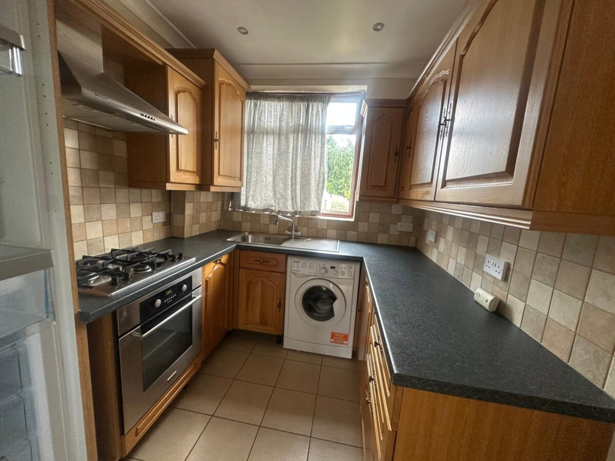 Deanscroft Avenue, London, NW9 8EP
