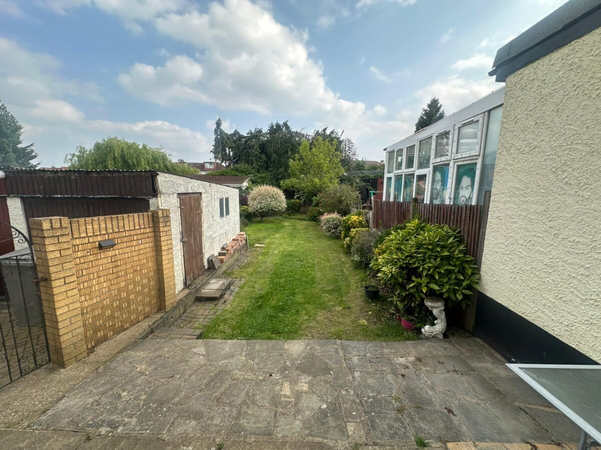 Deanscroft Avenue, London, NW9 8EP