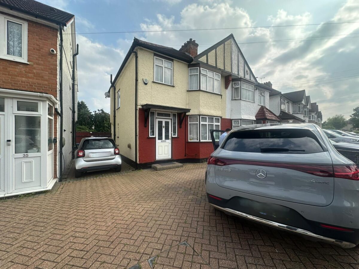 Deanscroft Avenue, London, NW9 8EP