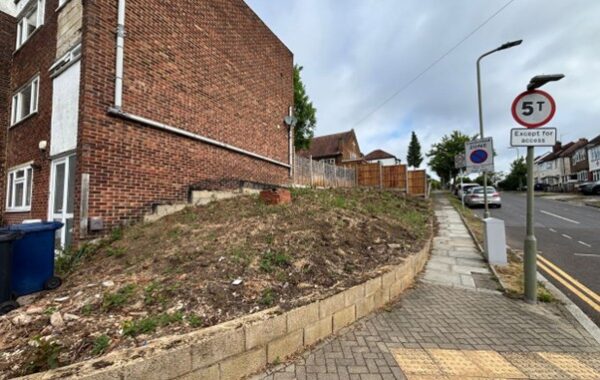 Sale: Land Adjoining 46 Mays Lane, EN5