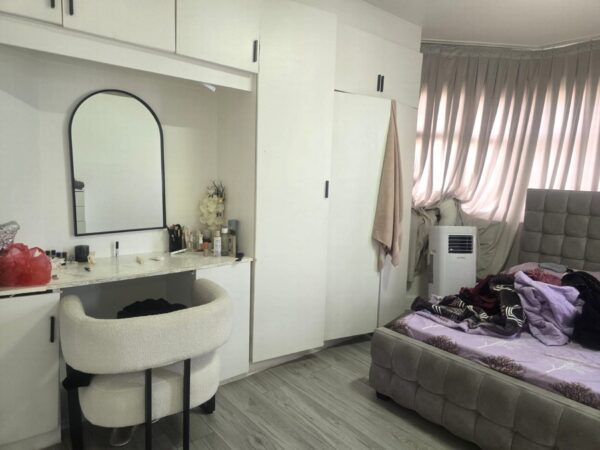Glenwood Grove London NW9 8HH
