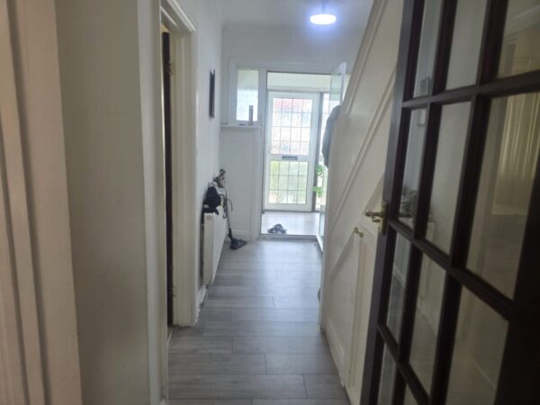 Glenwood Grove London NW9 8HH