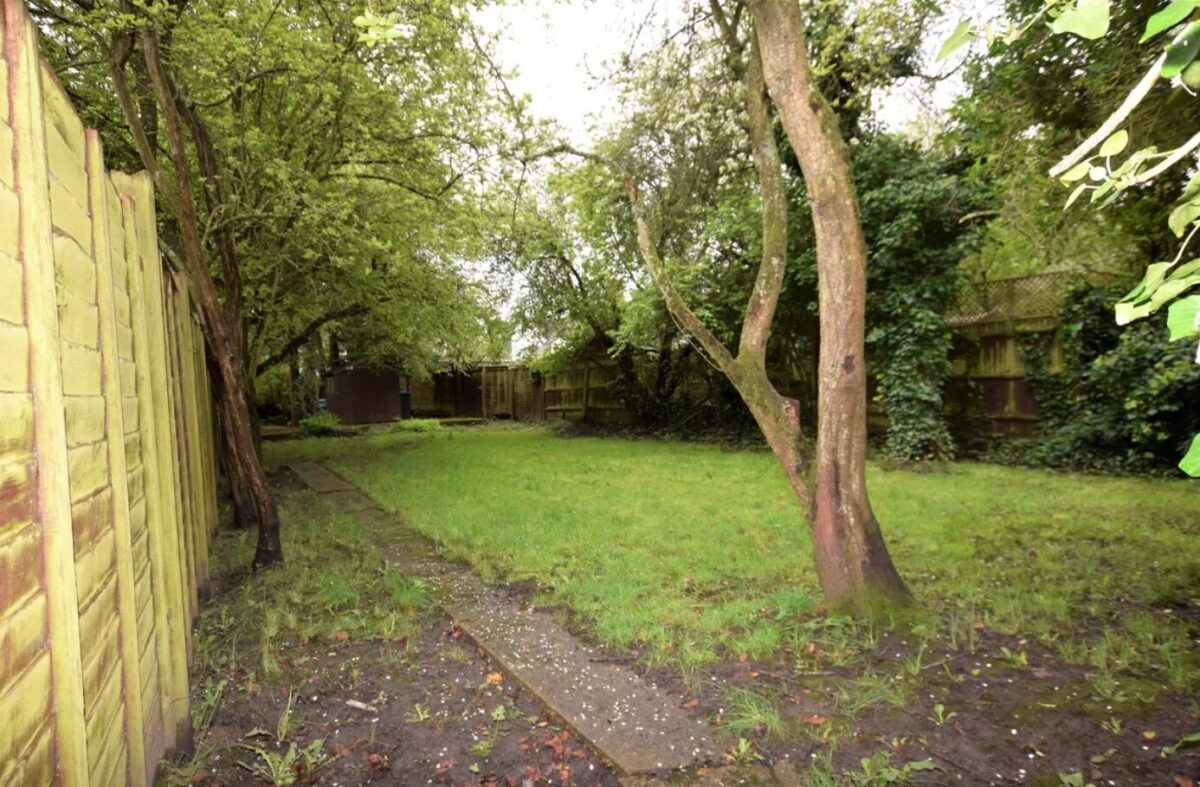 Roe Lane London NW9 9BB