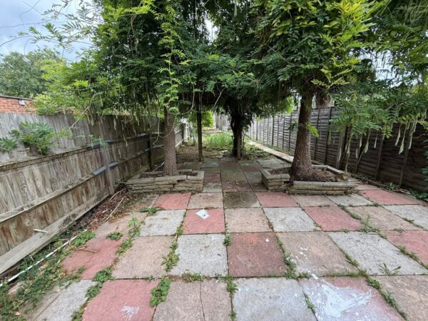 Downing Drive, Greenford