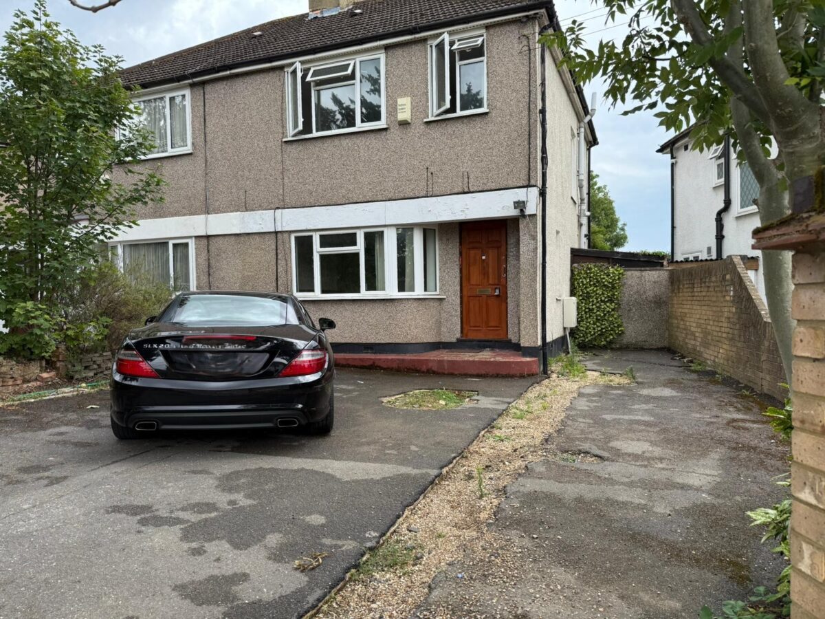 Downing Drive, Greenford