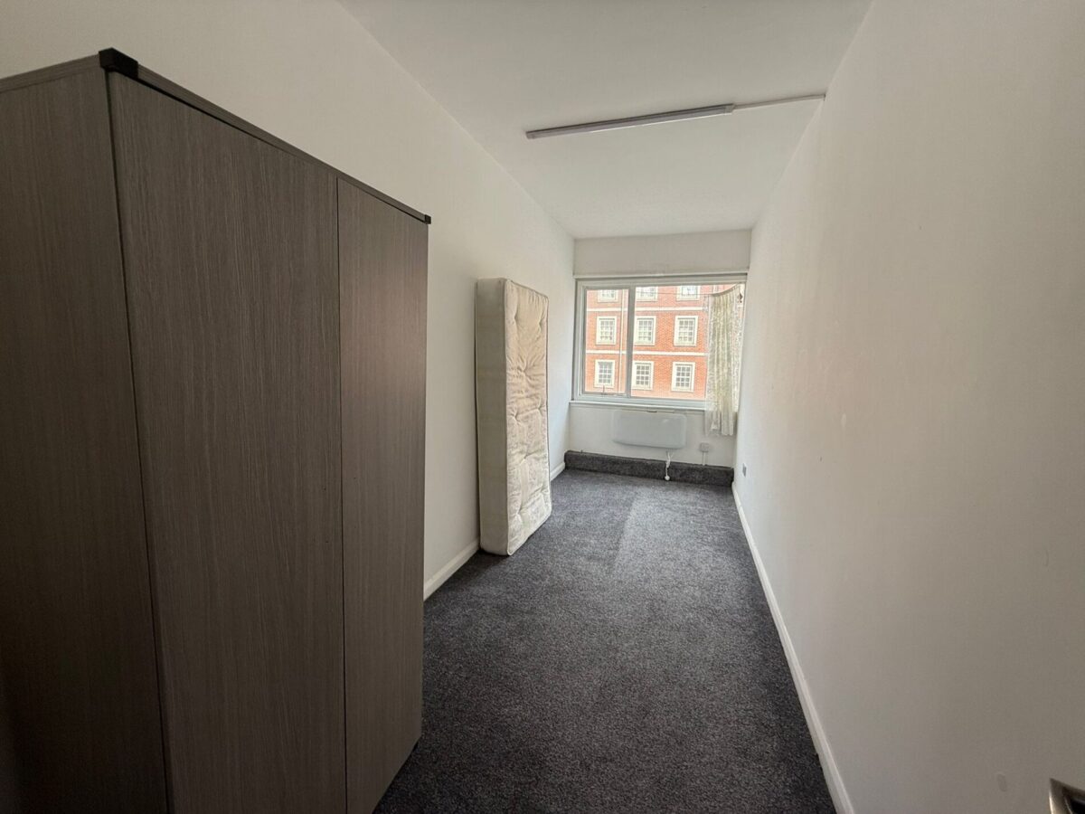 Single Rooms to Rent- Chase Side N14