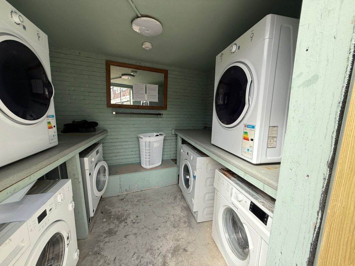 Double Rooms to Rent- Chase Side N14