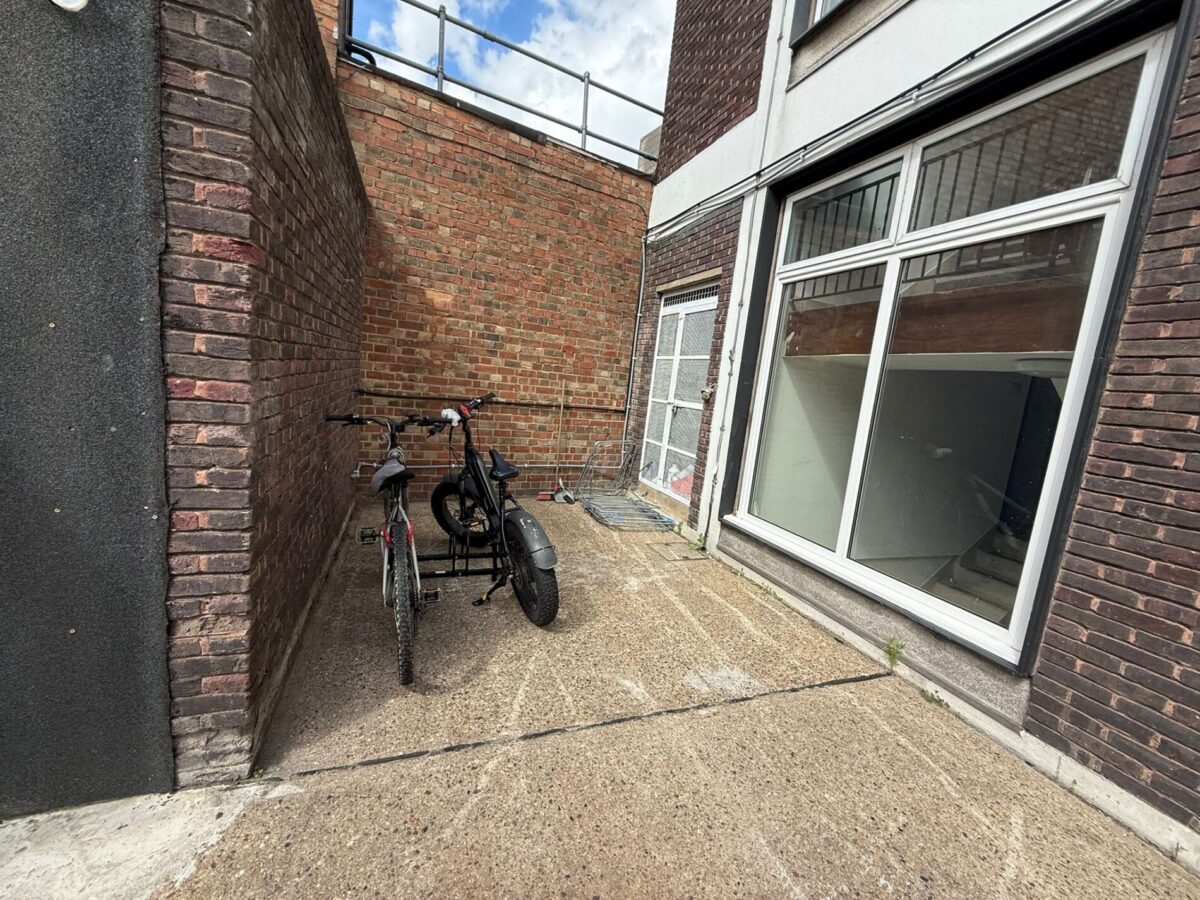 Double Rooms to Rent- Chase Side N14
