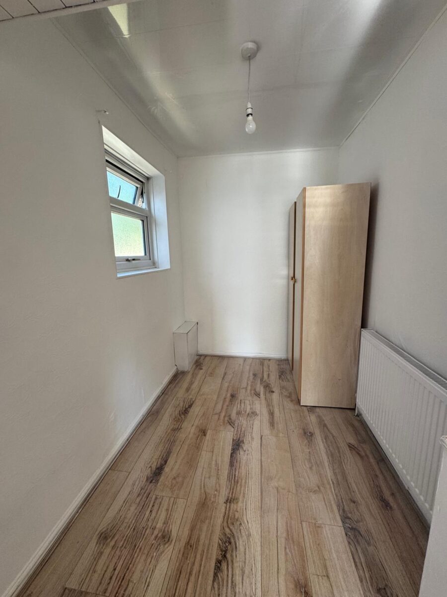 Halsbury Road West, Northolt, UB5