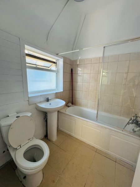 Halsbury Road West, Northolt, UB5