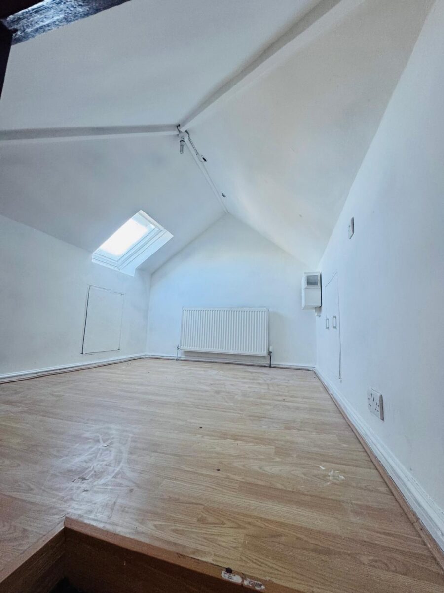 Halsbury Road West, Northolt, UB5