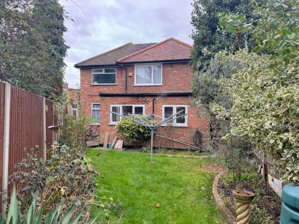 Buckingham Gardens, Edgware, HA8