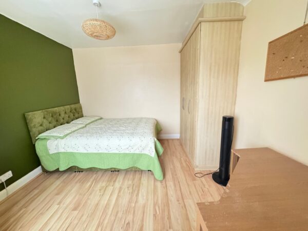 Buckingham Gardens, Edgware, HA8