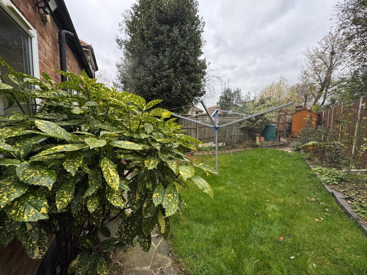 Buckingham Gardens, Edgware, HA8