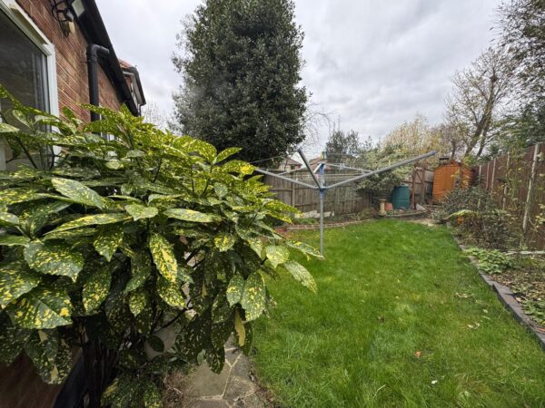 Buckingham Gardens, Edgware, HA8