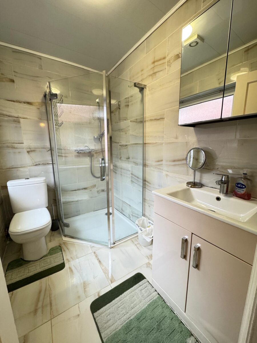 Buckingham Gardens, Edgware, HA8