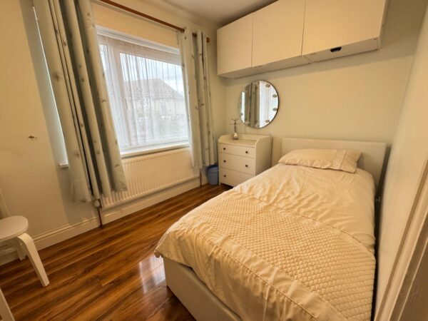 Buckingham Gardens, Edgware, HA8