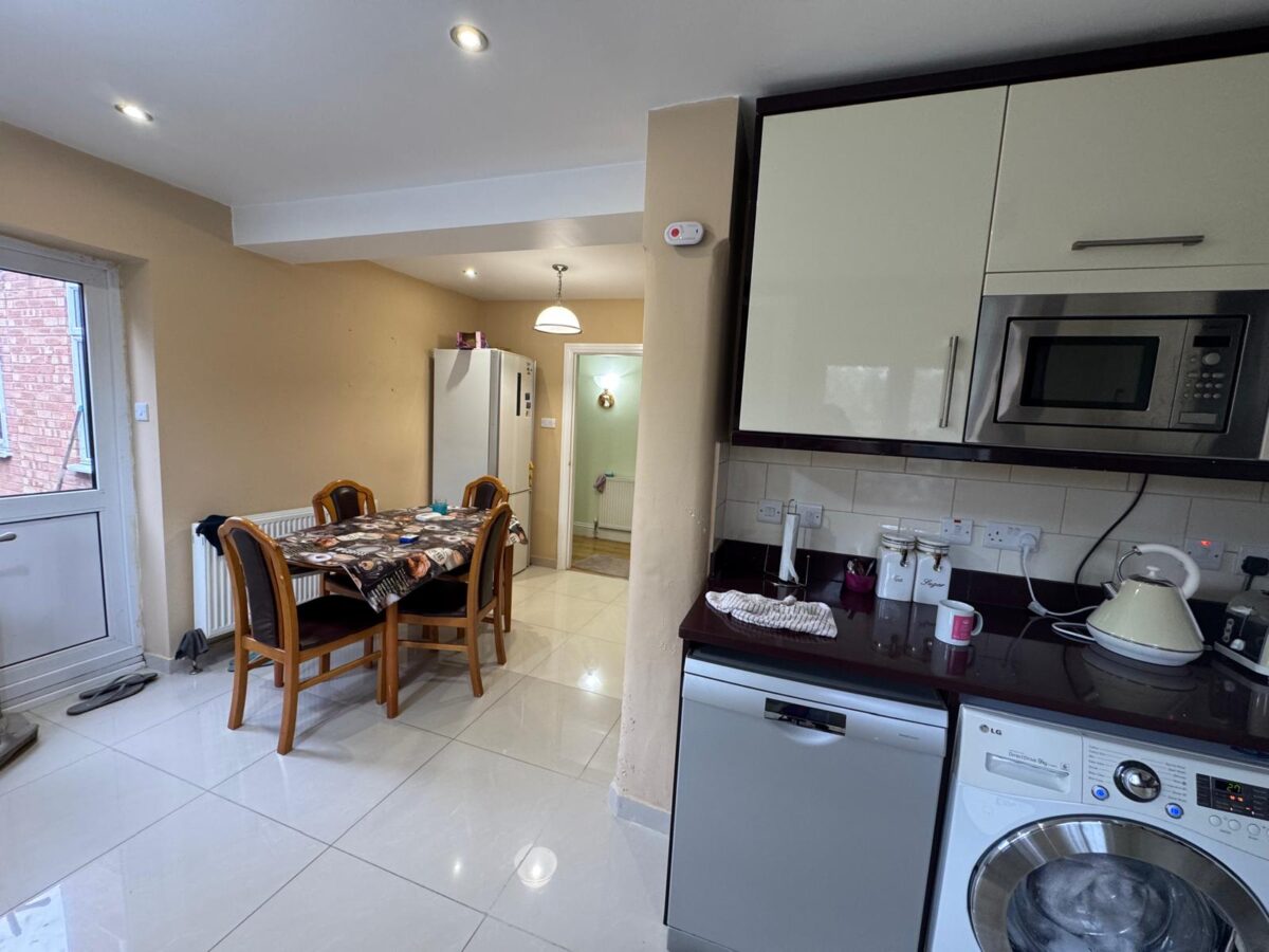 Buckingham Gardens, Edgware, HA8