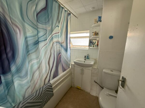 Amberden Avenue, Finchley