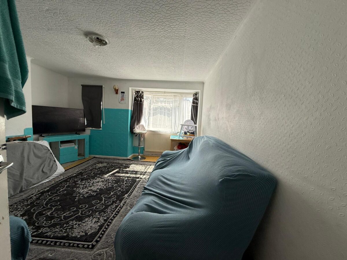 Amberden Avenue, Finchley