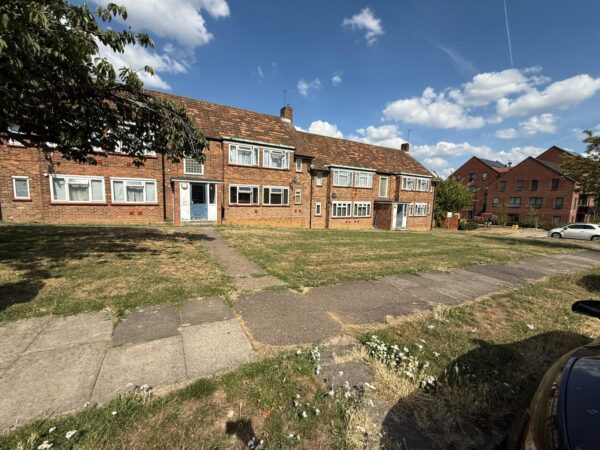 Amberden Avenue, Finchley