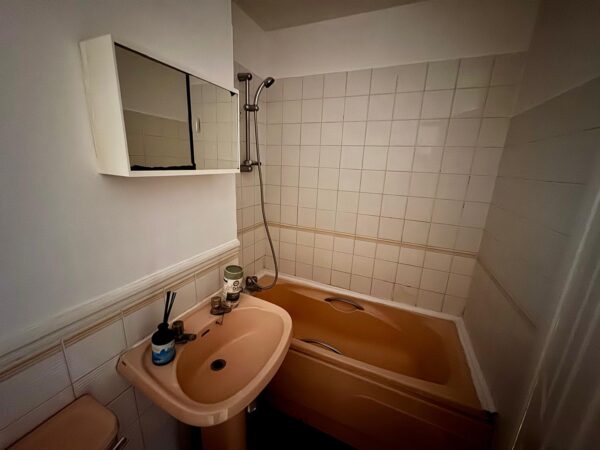 Cambrian Green, Kingsbury Road