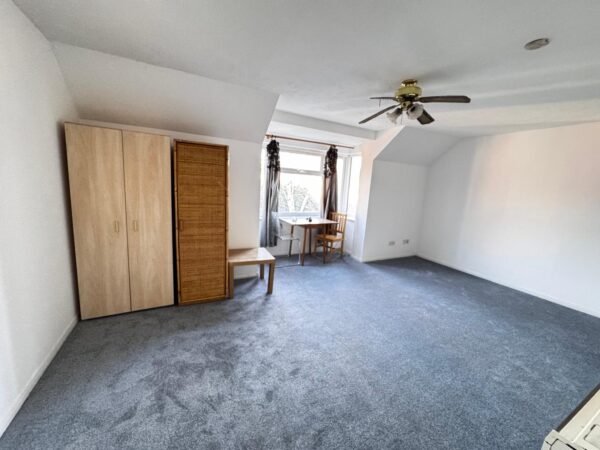 Cambrian Green, Kingsbury Road