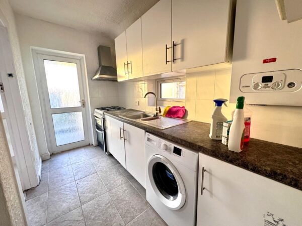 Honeypot Lane, London, NW9 9QN